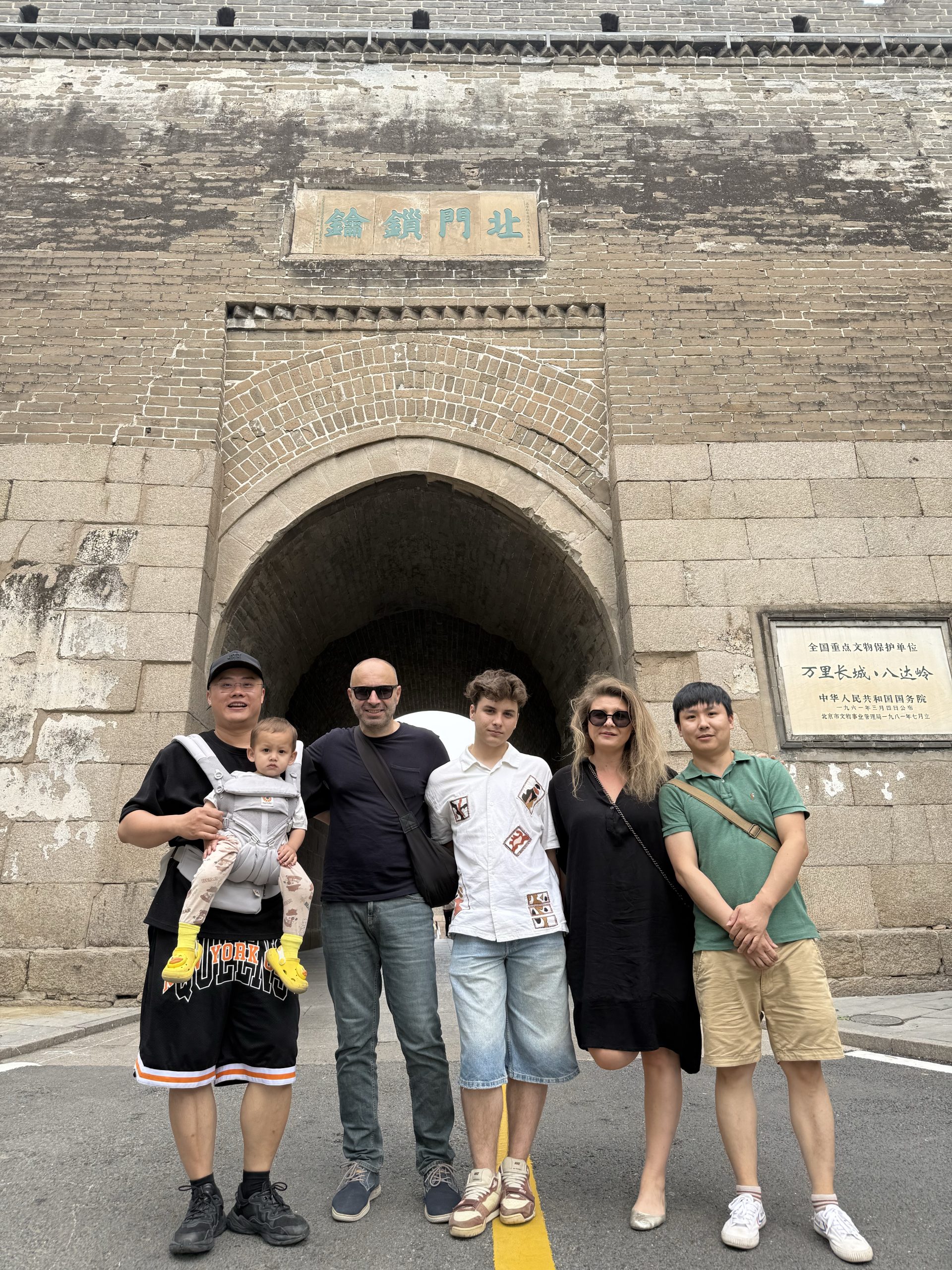 “第一次来中国就去爬长城”——一位罗马尼亚朋友的旅程记忆，还有那个被夸“太厉害”的壮壮